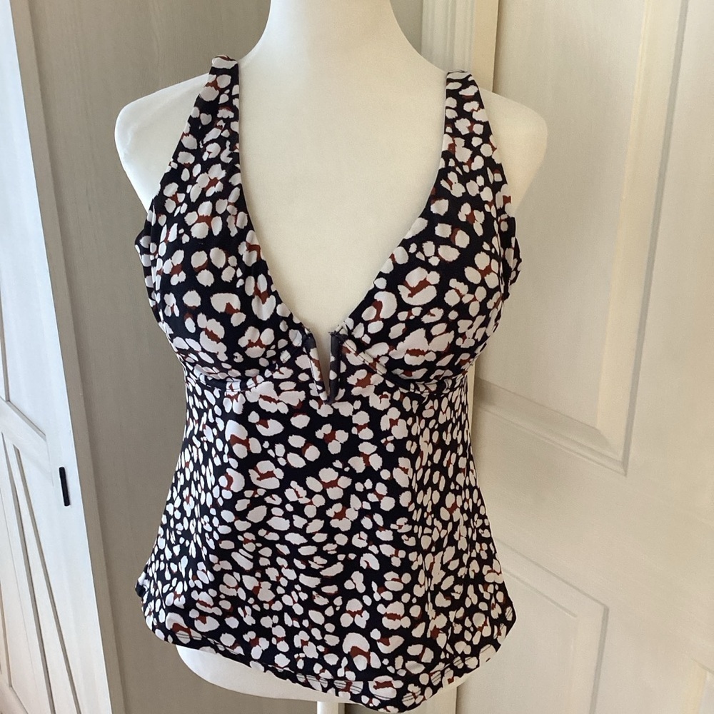 Jessica Simpson Black and White Patterned Tankini Top